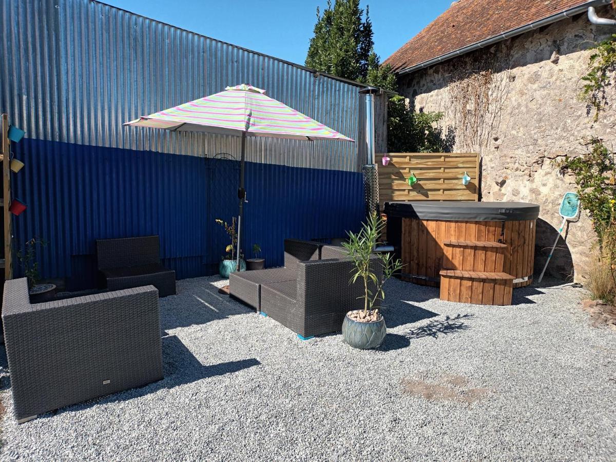 Gite Du Grand Chene Saint-Leger-Magnazeix Exterior photo